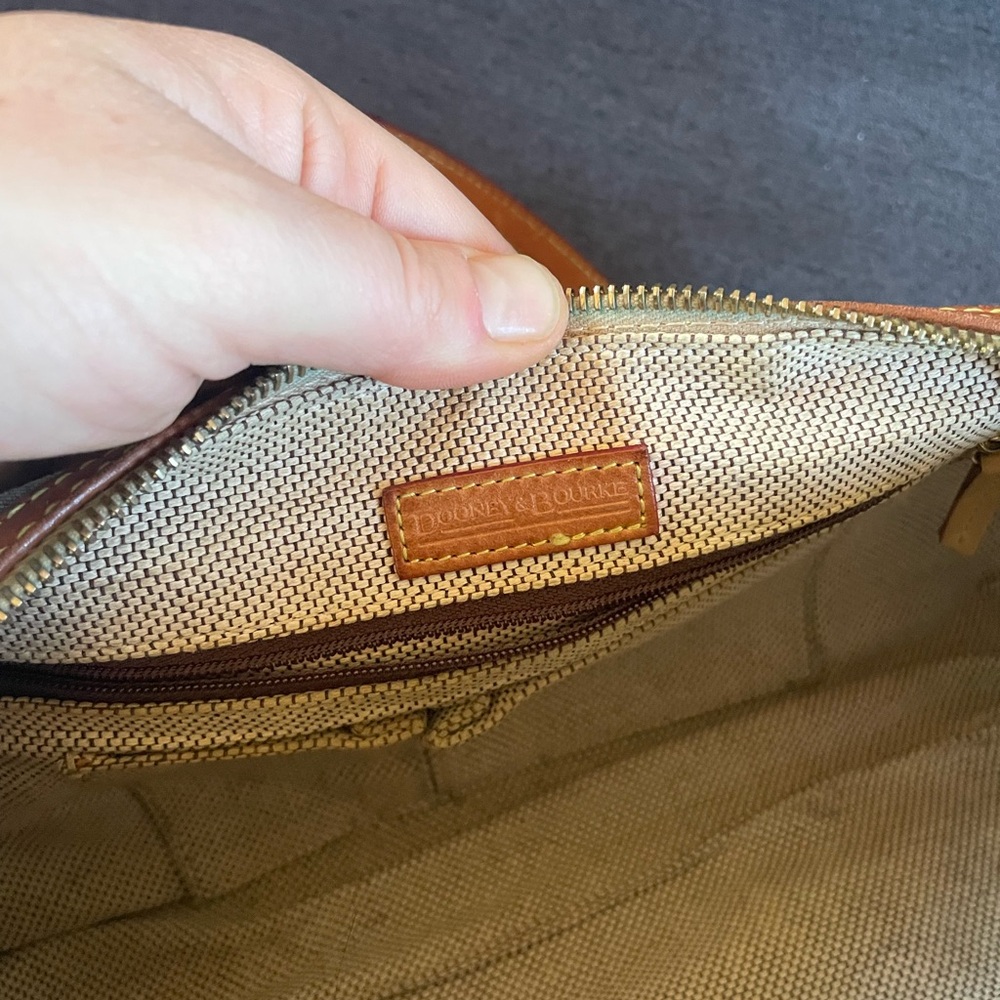 Dooney & Bourke Monogram Cloth Barrel Blue and Tan Shoulder Bag Y2K - Picture 2 of 15